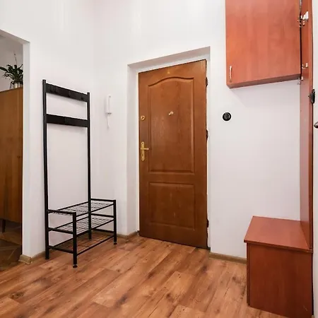 Vintage Apartment *